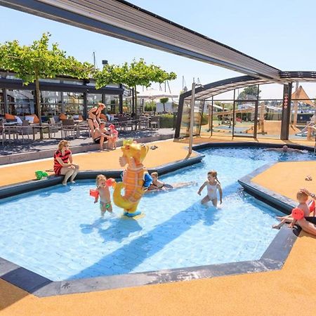 Chalet Op 5* Camping De Paardekreek Кортгене Екстериор снимка