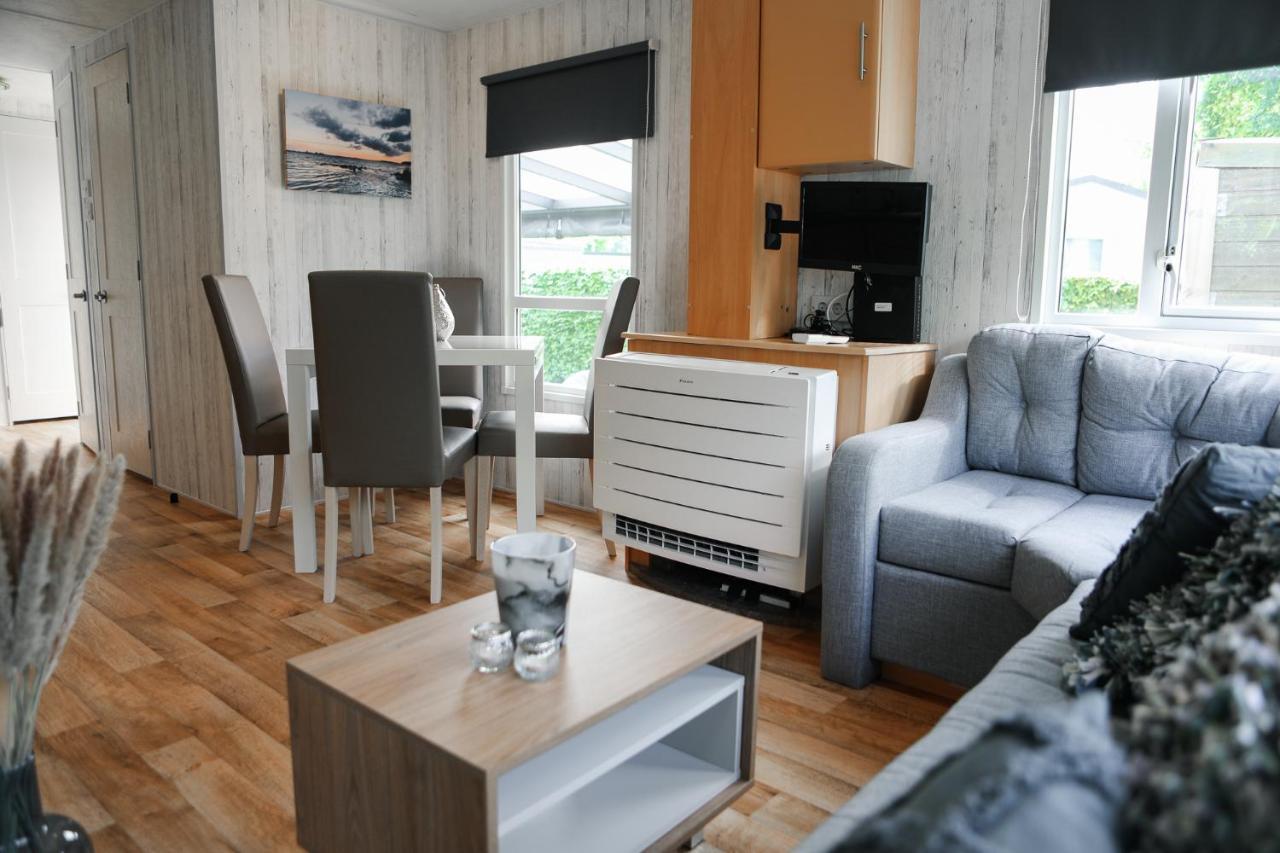 Chalet Op 5* Camping De Paardekreek Кортгене Екстериор снимка