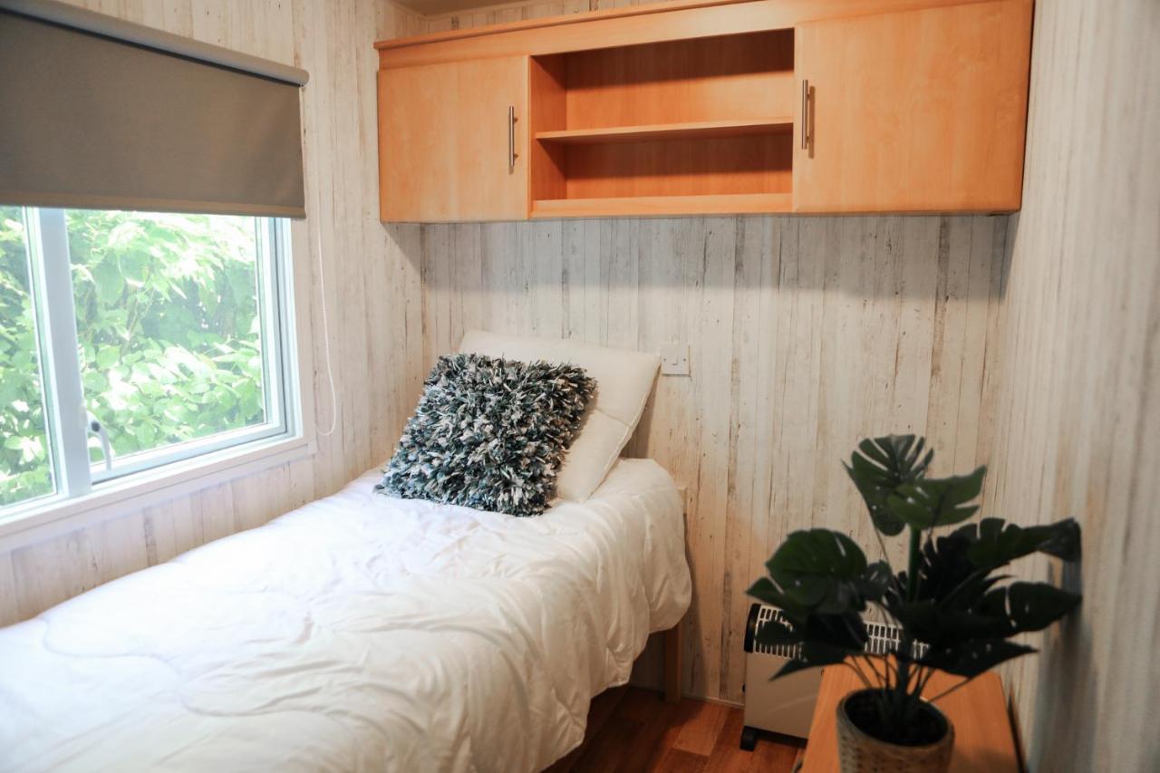 Chalet Op 5* Camping De Paardekreek Кортгене Екстериор снимка
