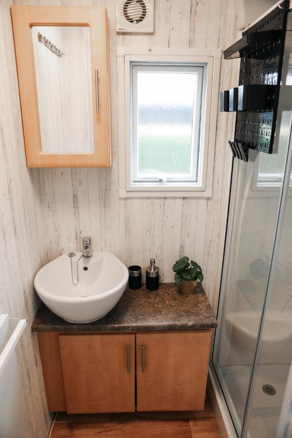Chalet Op 5* Camping De Paardekreek Кортгене Екстериор снимка